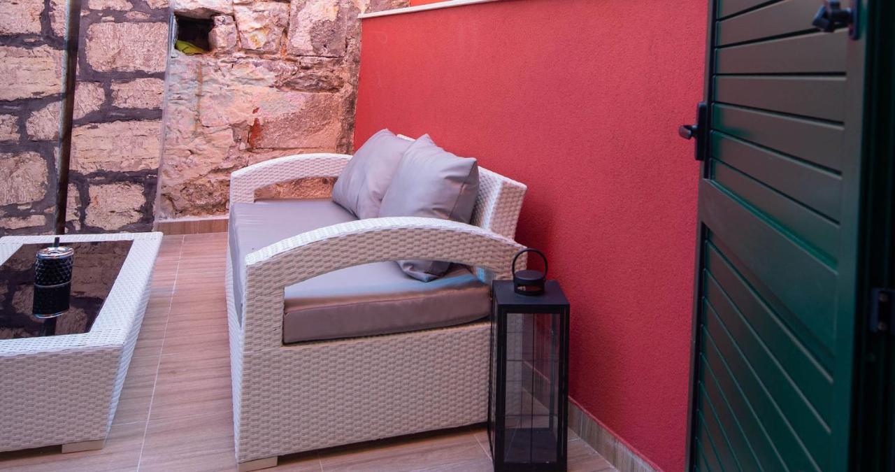 Hrpina Heritage House Makarska Exterior foto